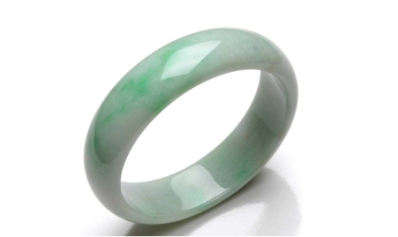 玉鐲子修復(fù)一般多少錢？