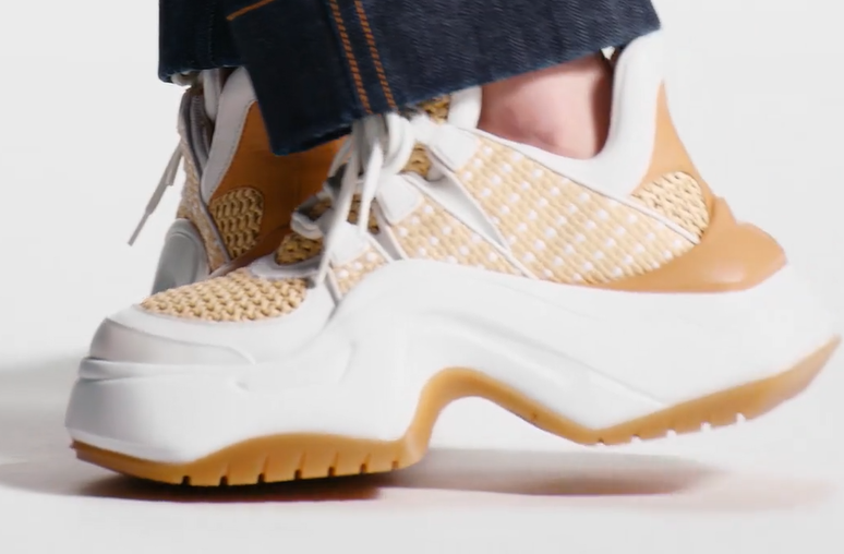 手把手教你奢侈品護(hù)理，輕松保護(hù)你的珍寶 (簡單易懂的保養(yǎng)指南)