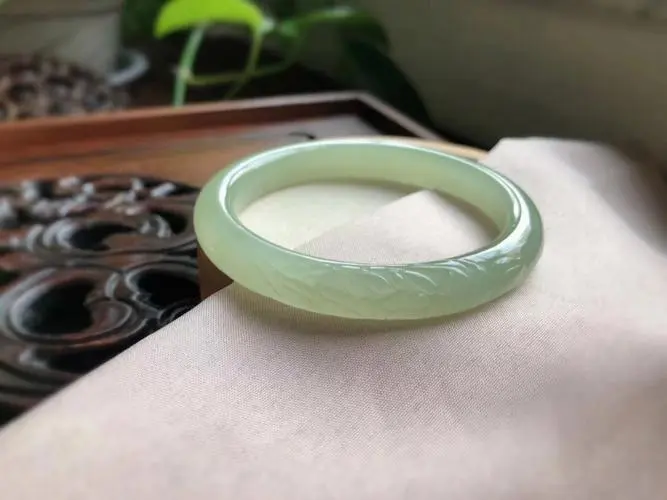 修復(fù)一個(gè)玉鐲需要多少錢？玉鐲修復(fù)價(jià)格是多少？