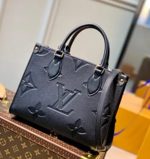 如何修復(fù)包包磨損的痕跡