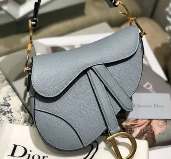 迪奧牛皮包有點(diǎn)破損怎么修復(fù)？