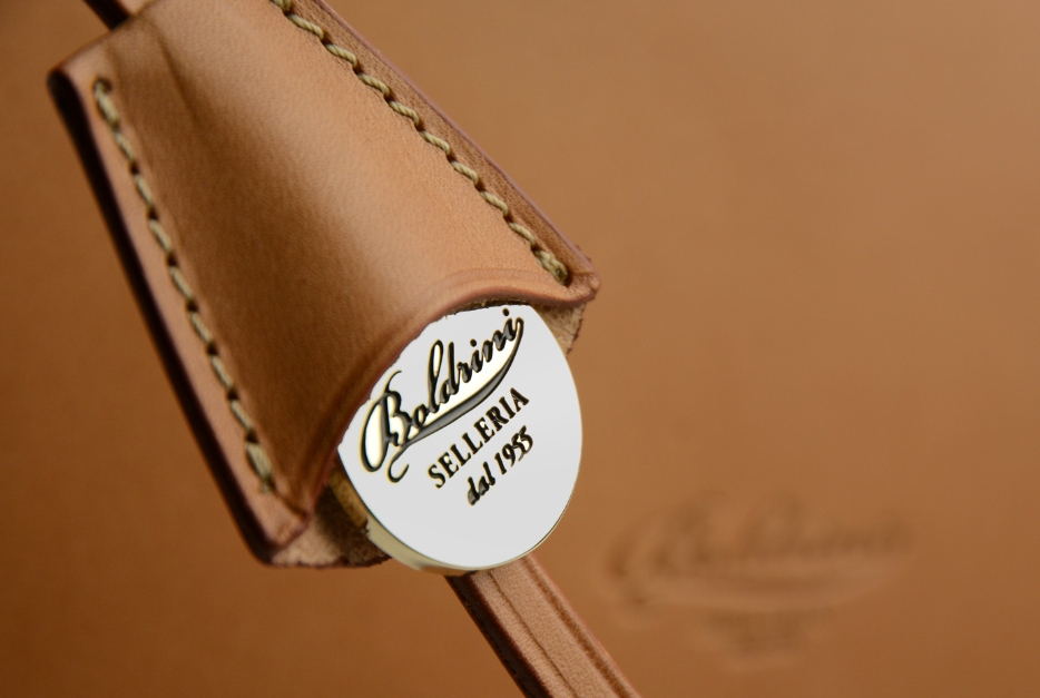 皮具維修會(huì)不會(huì)對皮具的質(zhì)量造成影響？皮具維修后能否保持原有的質(zhì)感和外觀？