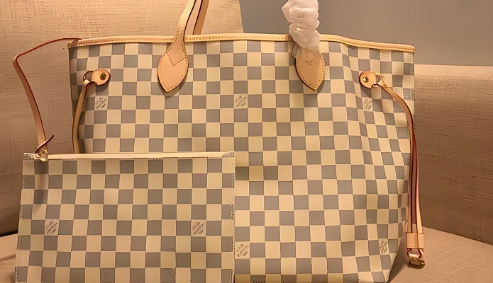 包包上的污漬可以徹底清洗掉嗎？