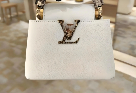 LV包包維修可以修復(fù)貼花嗎？LV包包維修會(huì)提供保養(yǎng)建議嗎？