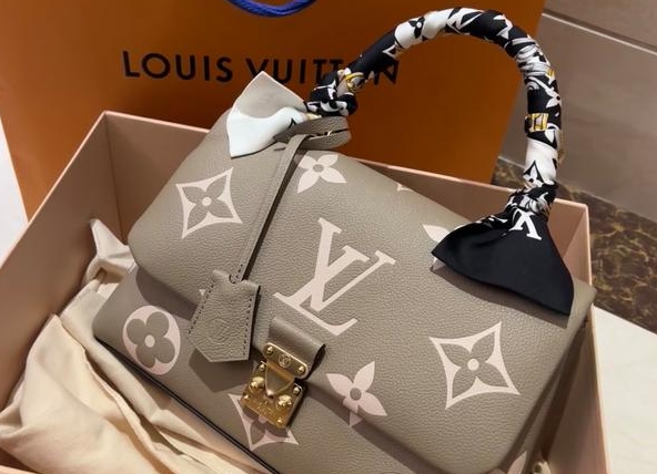 LV包包維修能修復(fù)皮革磨損嗎？LV包包維修會(huì)更換配件嗎？