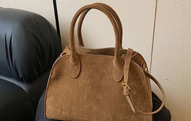 絨面包包怎么清潔？包包掉皮了怎么修復(fù)？