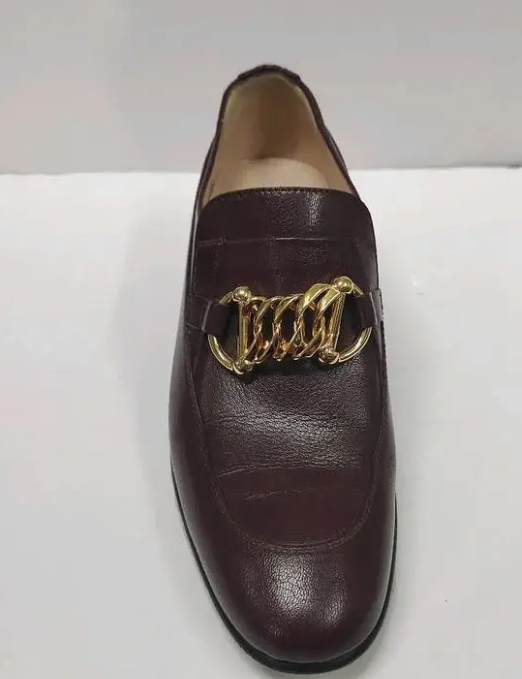 皮鞋內(nèi)部怎么清洗和保養(yǎng)？皮鞋里面臭了怎么清洗？