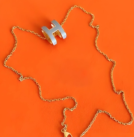 愛馬仕項(xiàng)鏈掉鉆可以修復(fù)嗎？愛馬仕項(xiàng)鏈維修費(fèi)用大概是多少？