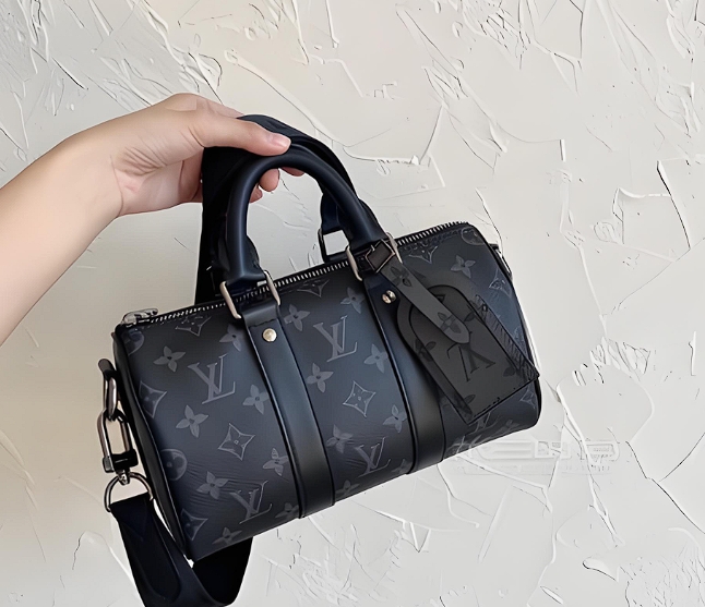 包包維修中如何修復皮質(zhì)裂紋？包包維修服務是否支持郵寄？