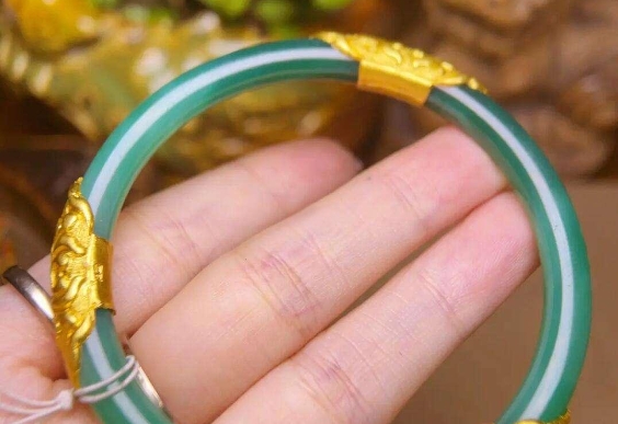 玉手鐲有無痕修復嗎？玉手鐲包金修復去哪里？