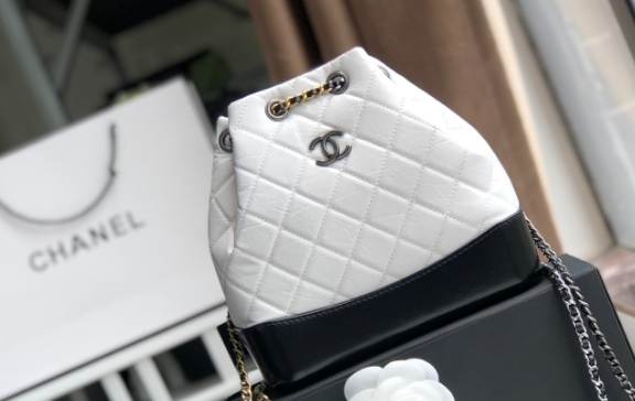 阿瑪尼包包劃痕怎么修復(fù)？