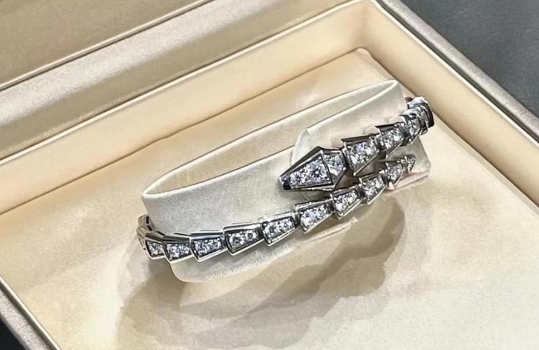 寶格麗蛇形手鐲變形維修難嗎？一文解答你的疑惑！