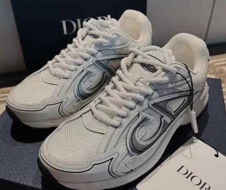 Dior鞋子怎么保養(yǎng)？奢侈品護理技巧大公開