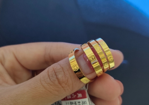 如何處理卡地亞戒指的劃痕和變形？