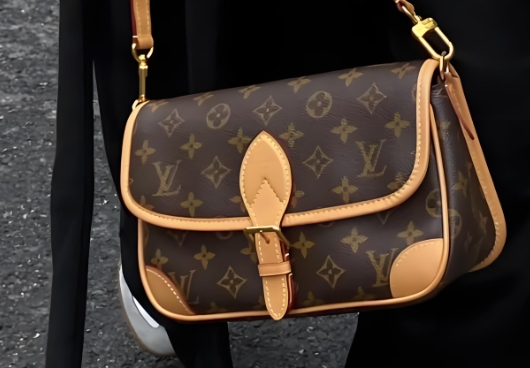 包包五金刮花了怎么修復(fù)？包包修復(fù)一般多少錢？