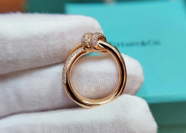Tiffany戒指掉鉆了還能補嗎？你需要知道這些事