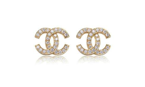 保養(yǎng)香奈兒耳環(huán)的正確姿勢